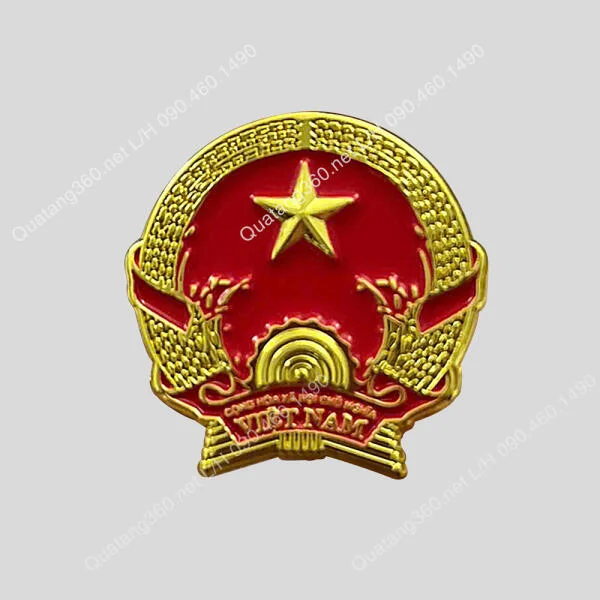 huy-hieu-pin-quoc-huy-cai-ao-duc-khuon-ma-vang